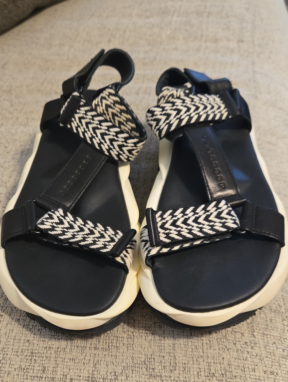 4ccccees Mellow Chunky Black & White Strap Sandals Size 39
